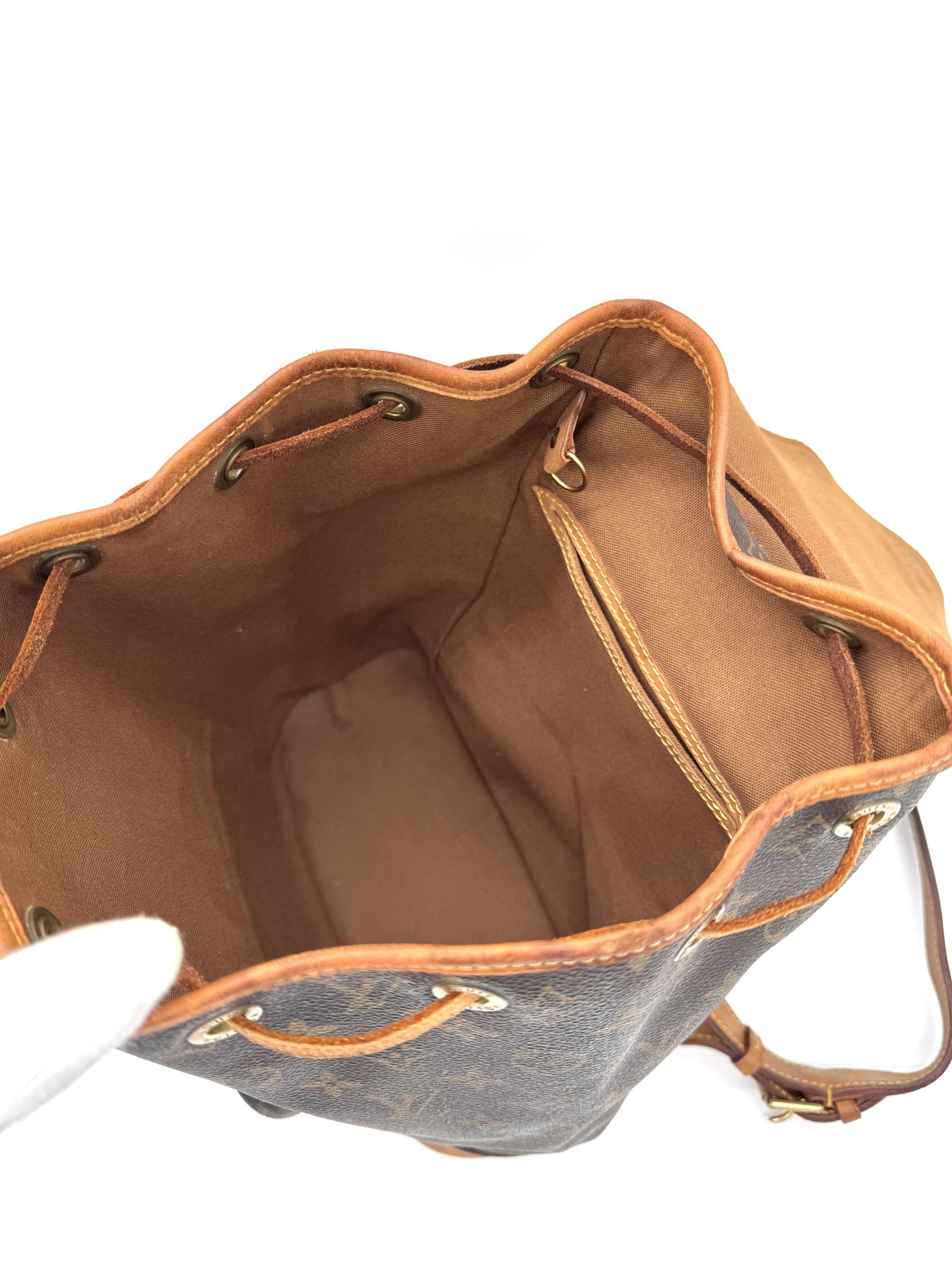 Louis Vuitton Montsouris MM