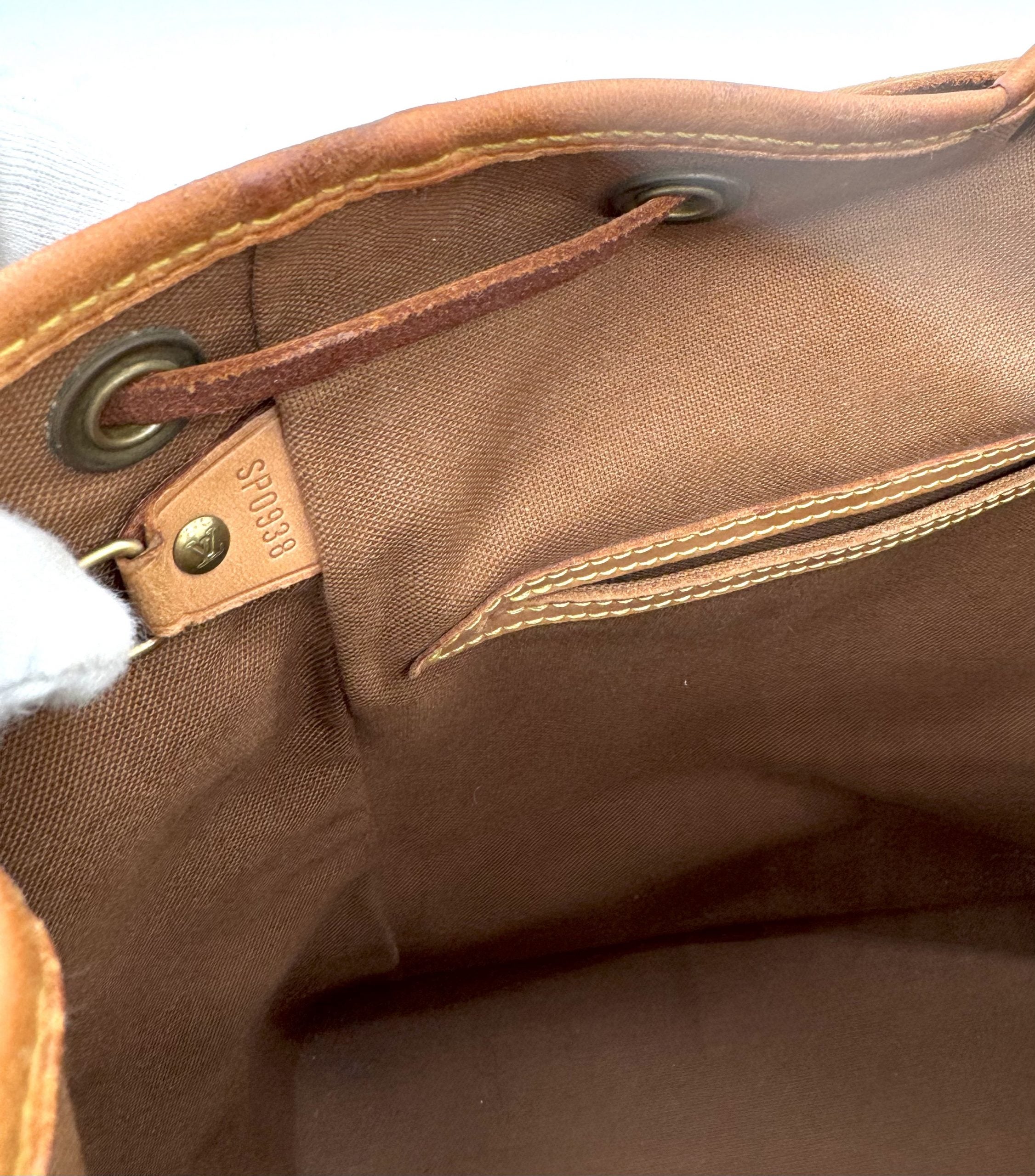 Louis Vuitton Montsouris MM