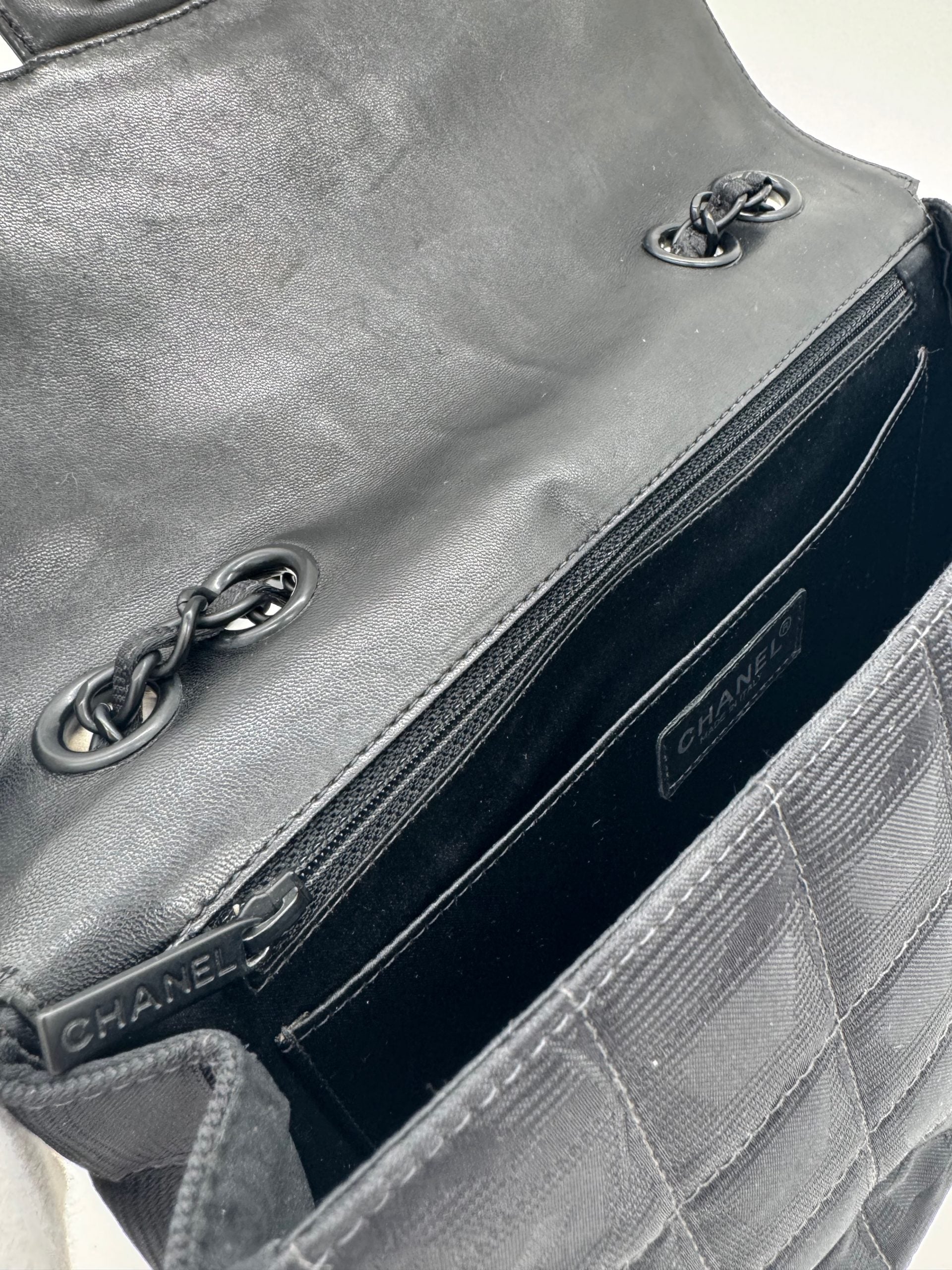 Chanel Classic Double Chain Flapbag Schwarz Nylon