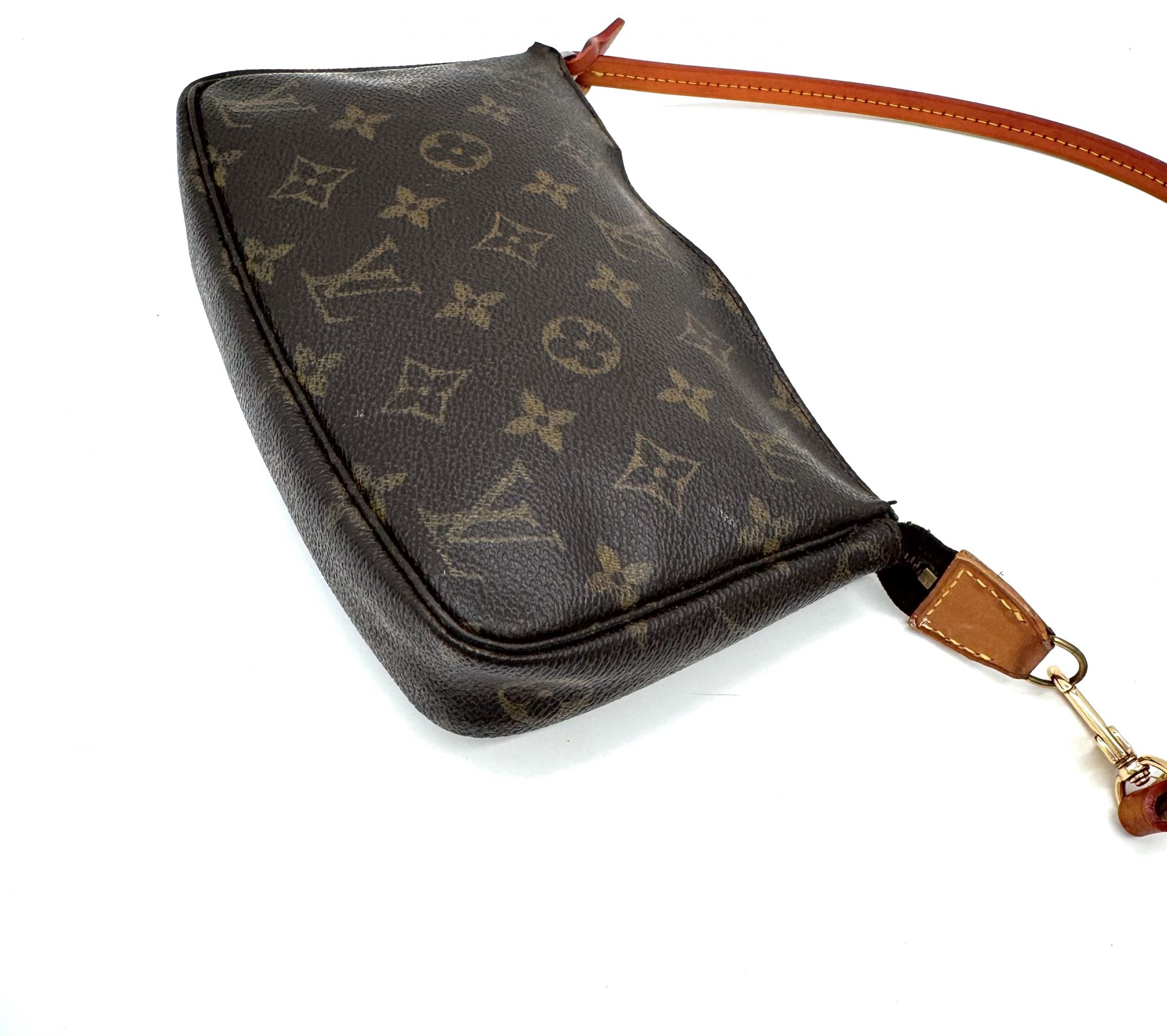 Louis Vuitton Pochette