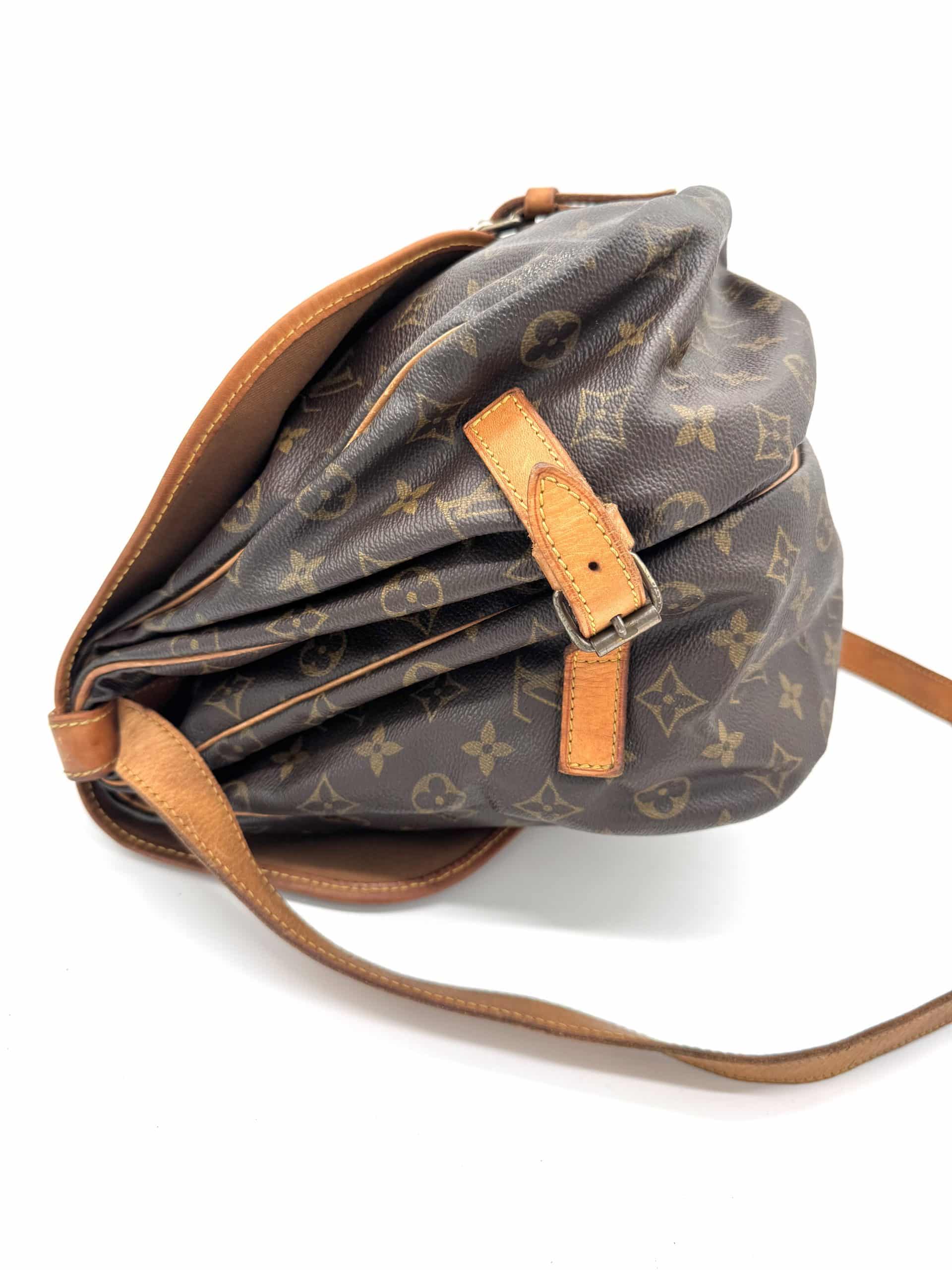 Louis Vuitton Saumur 35