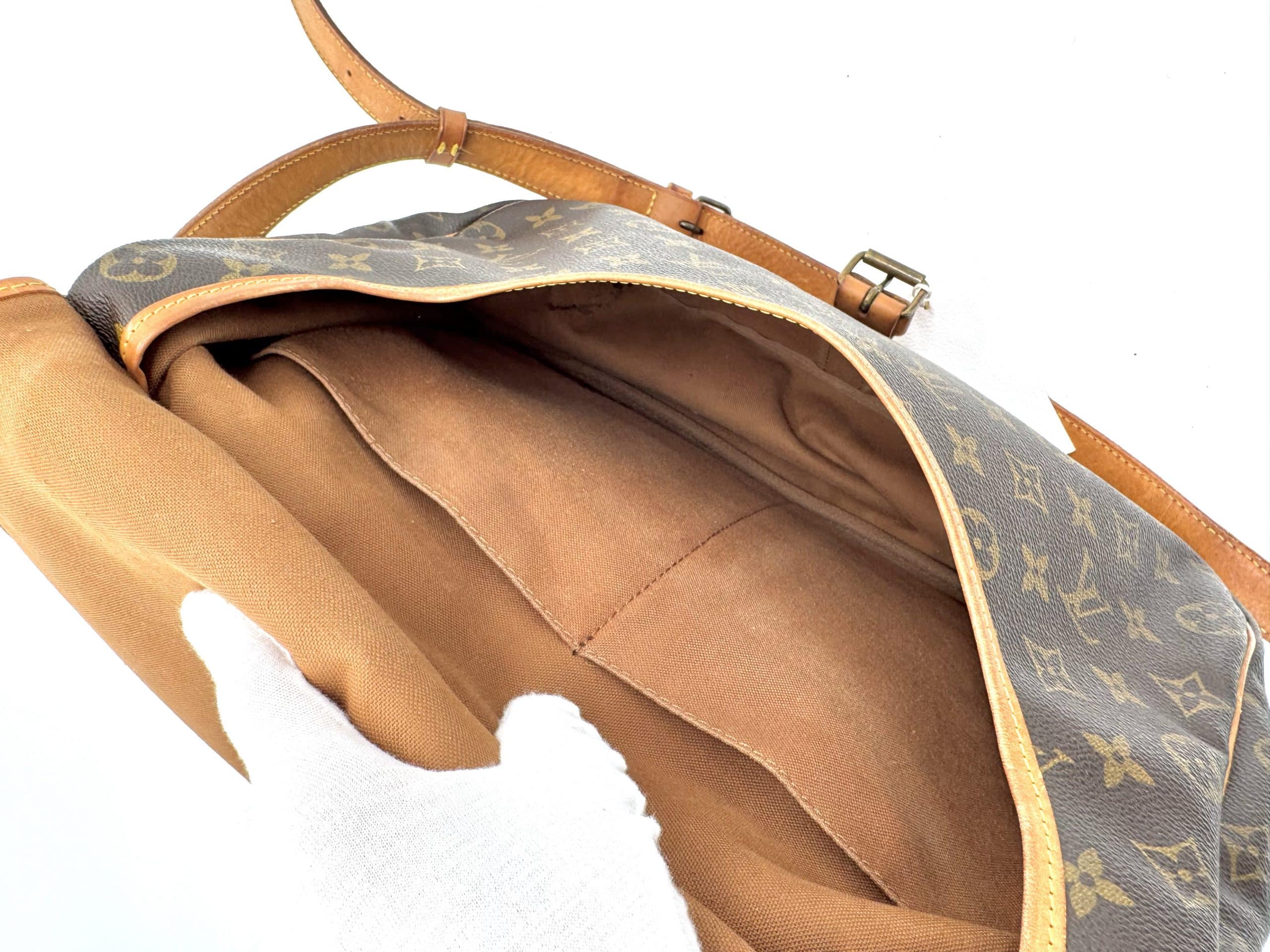 Louis Vuitton Saumur 35