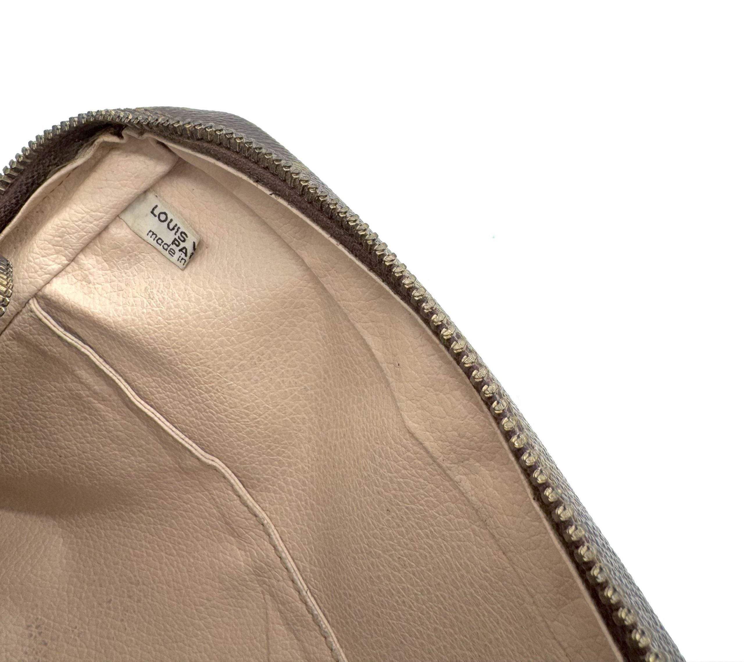 Louis Vuitton Trousse Toilette 28