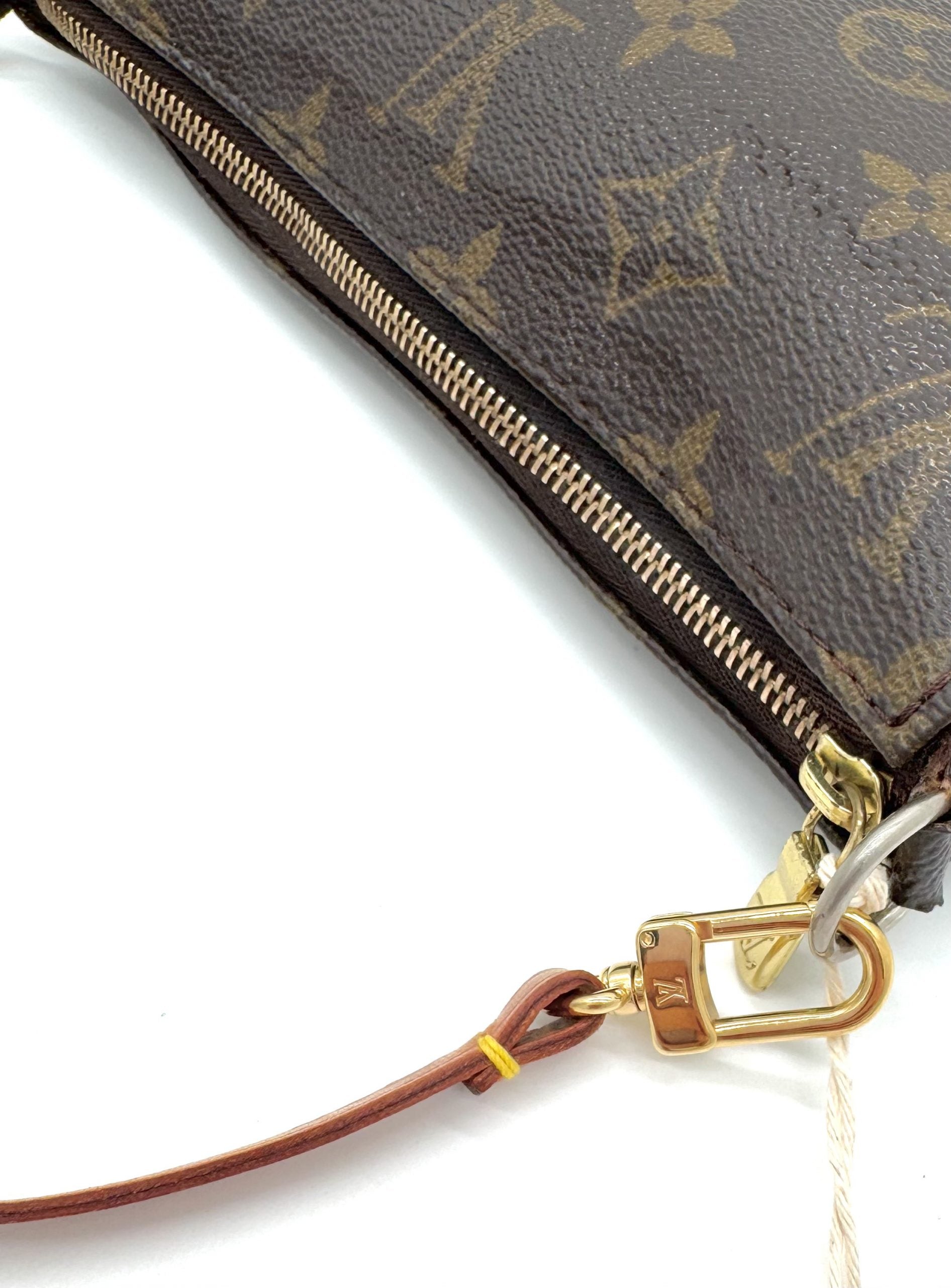 Louis Vuitton Pochette