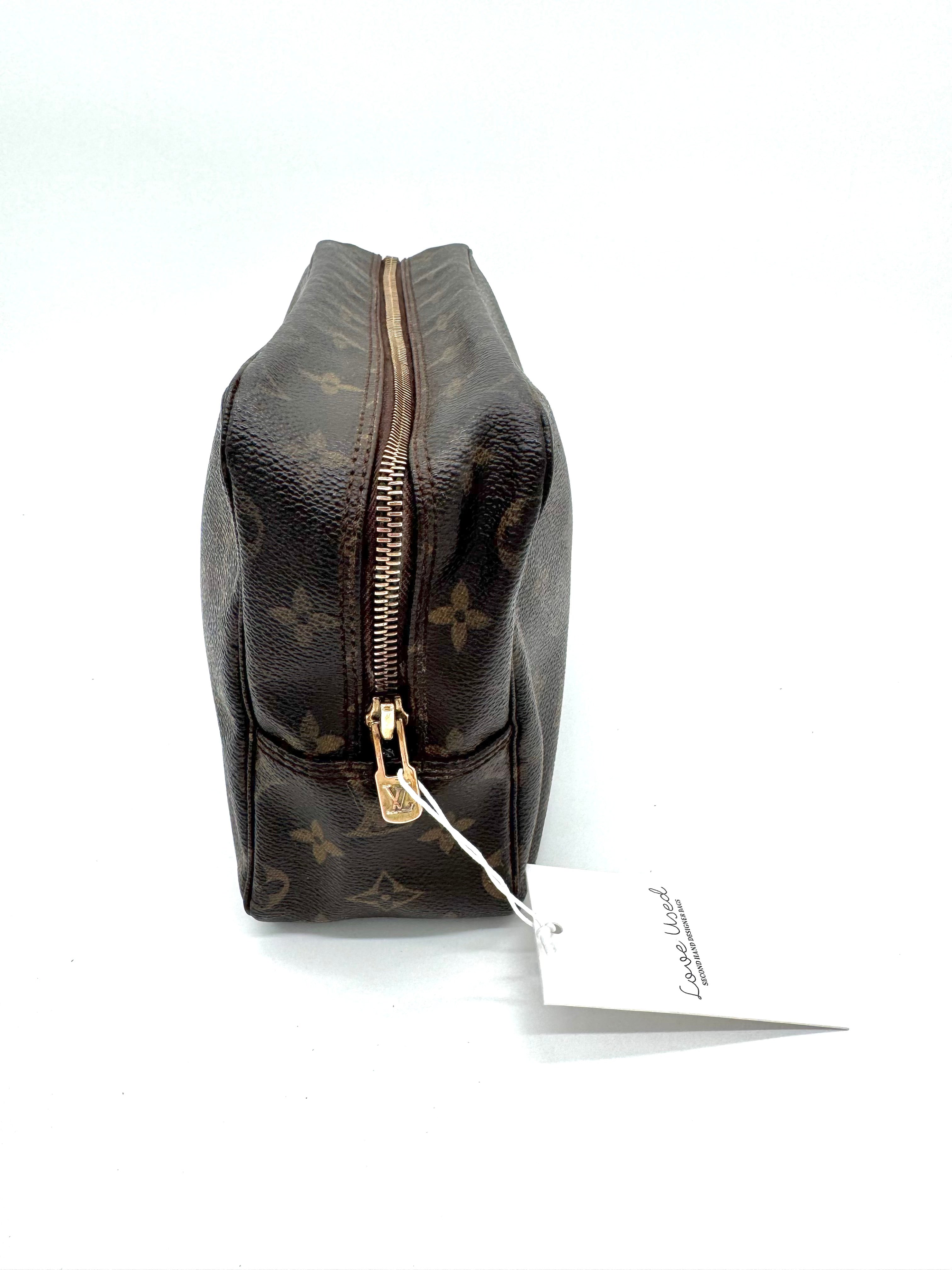 Louis Vuitton Trousse Toilette 28