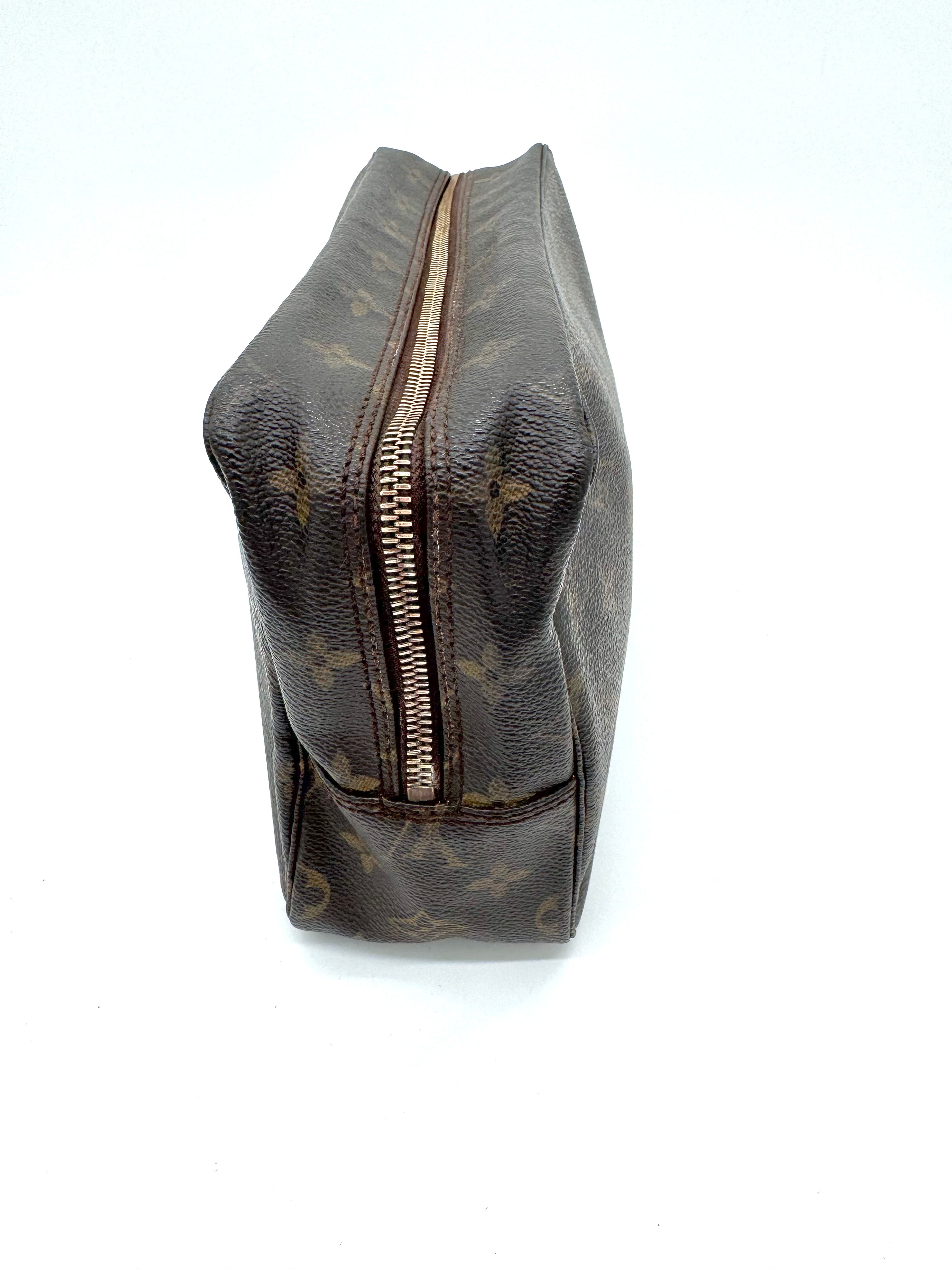 Louis Vuitton Trousse Toilette 28