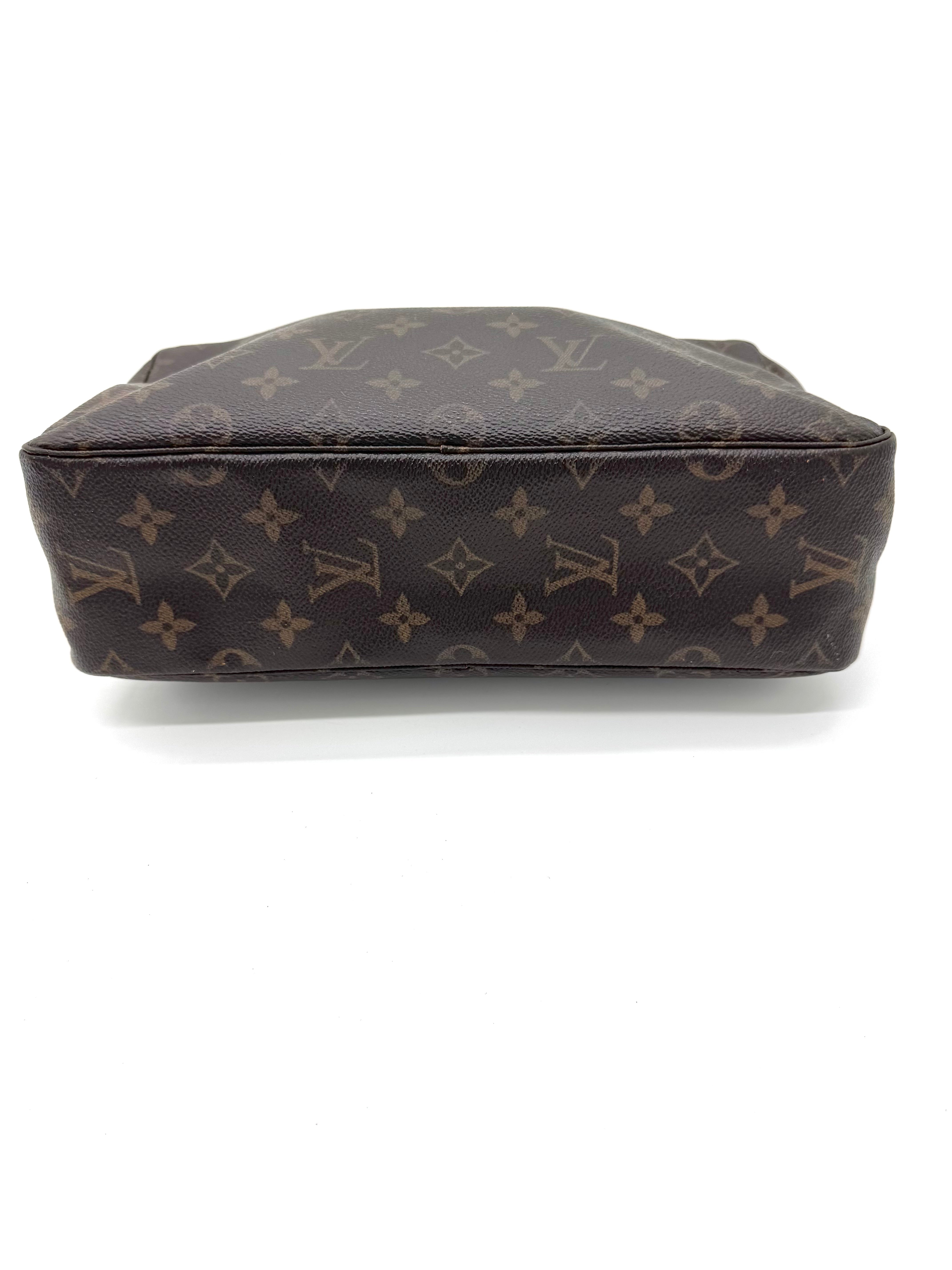 Louis Vuitton Trousse Toilette 28