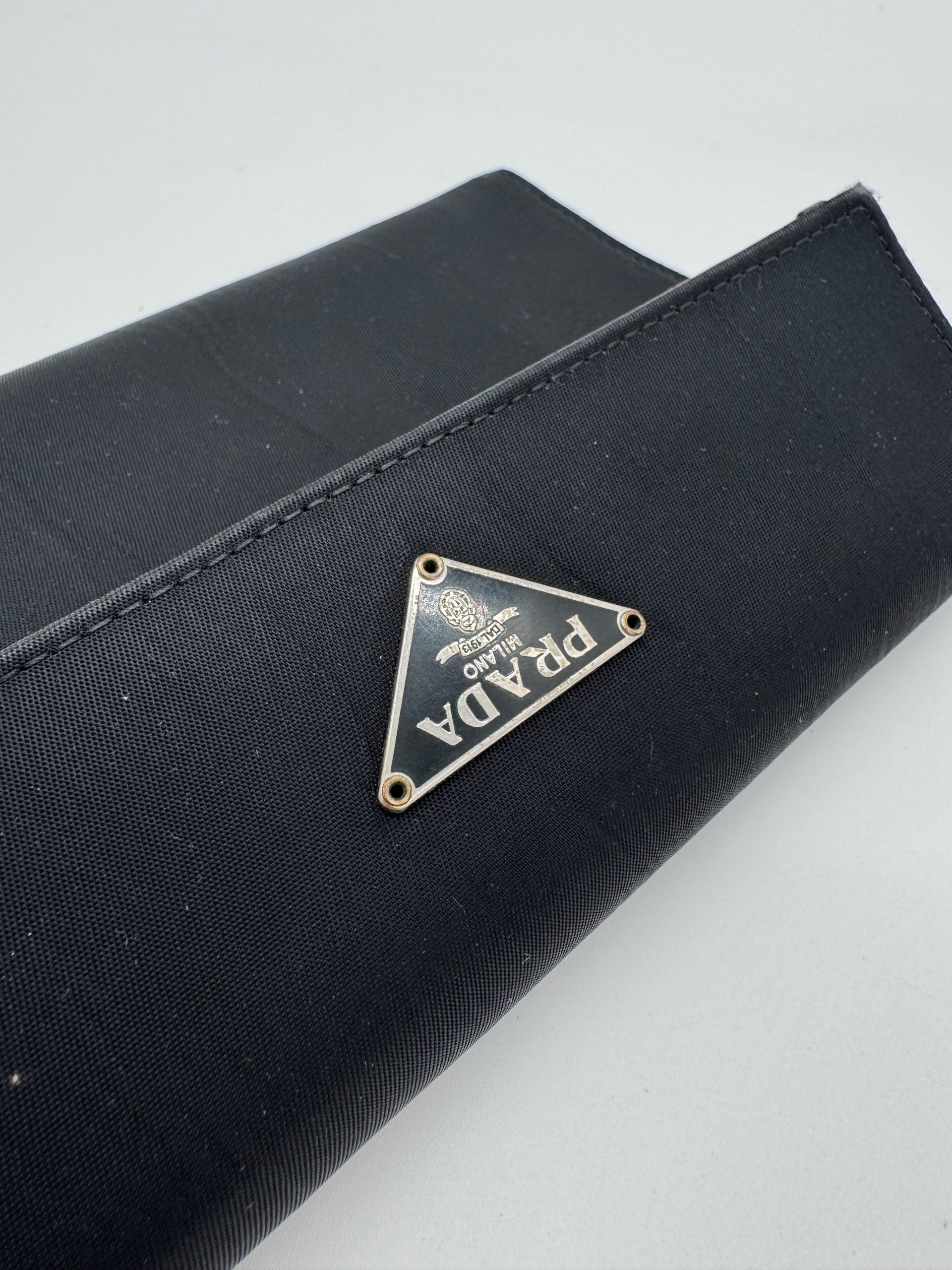 Prada Geldbörse Nylon Schwarz 