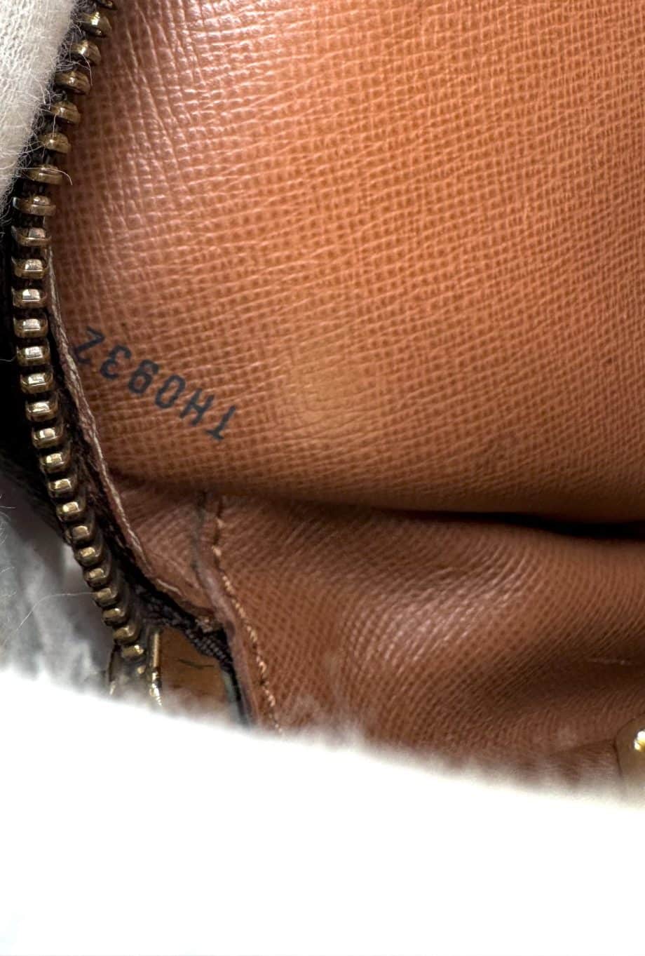 Louis Vuitton Jeune Fille