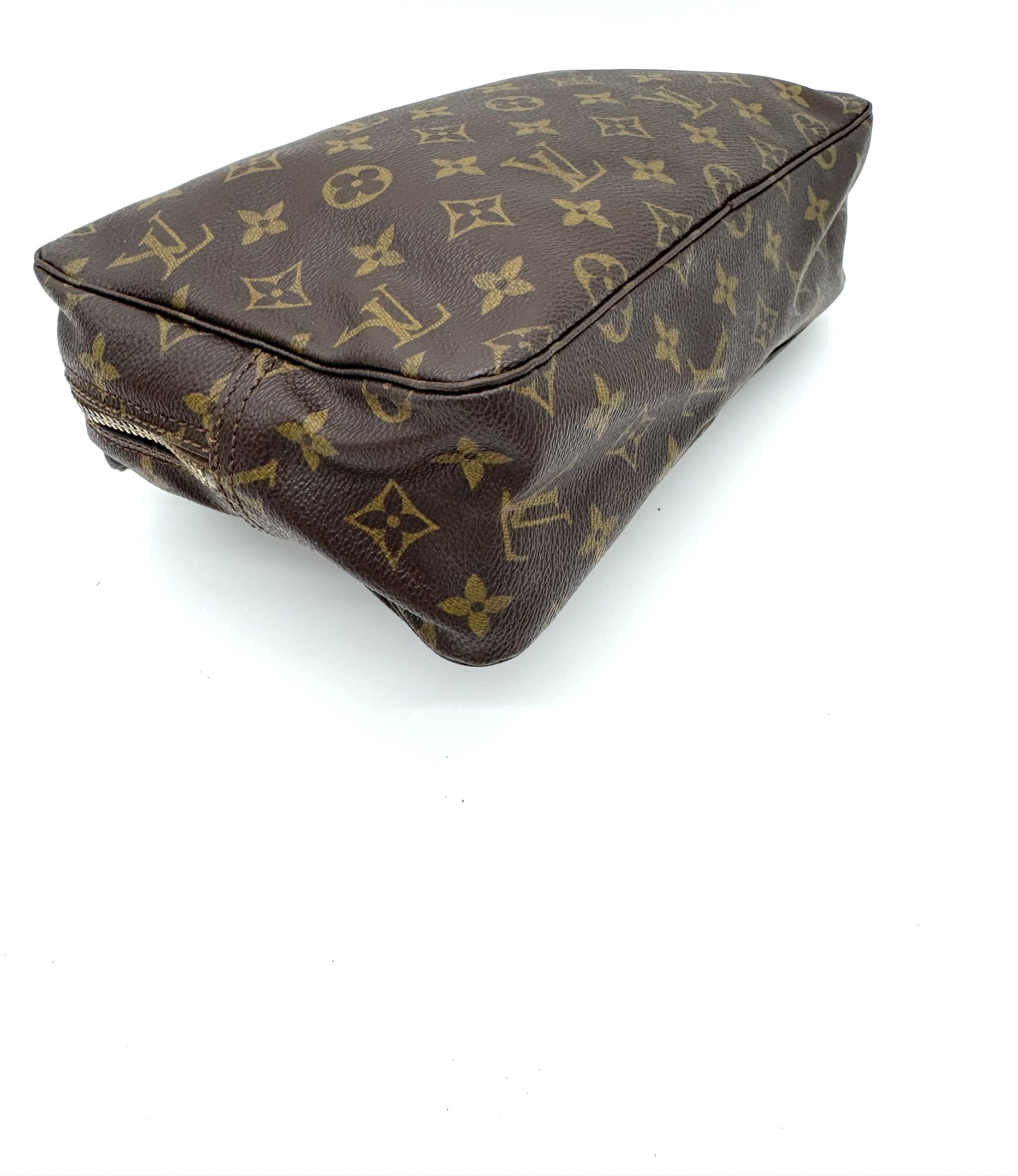 Louis Vuitton Trousse Toilette 28